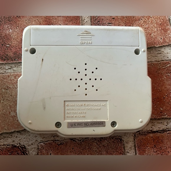 Vintage Tiger Electronic Jordan vs. Bird One on One - Picture 2 of 3